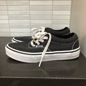 Vans kids lace up sneakers: unisex